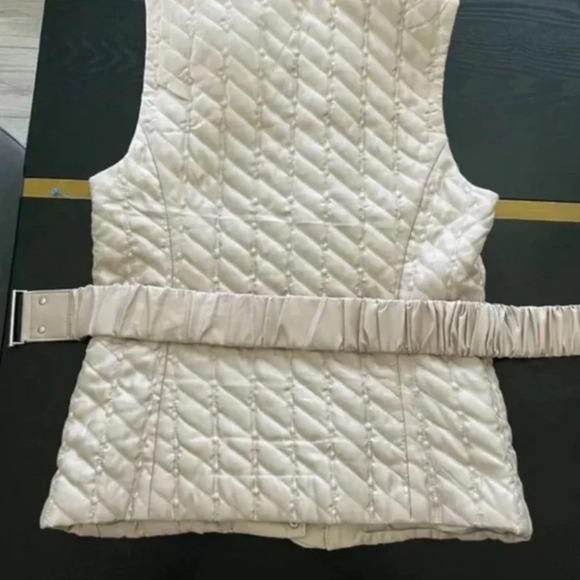 White House Black Market Quilted / Belted Vest - Size XXS - EUC - Picture 7 of 13